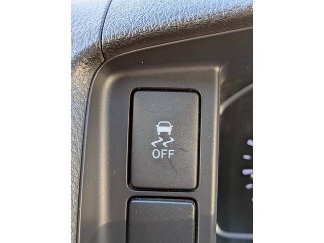 ハイエースバン 　４ＷＤ　モデリスタ　保証付　記録簿　夏冬タイヤホイール　夏冬ワイパー　ナビ　ＢＬＵＥＴＯＯＴＨ　ＥＴＣ　ドライブレコーダー　バックカメラ　クリアランスソナー　両側スライドドア　ＣＤ（10枚目）