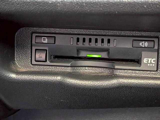 ハイエースバン 　４ＷＤ　モデリスタ　保証付　記録簿　夏冬タイヤホイール　夏冬ワイパー　ナビ　ＢＬＵＥＴＯＯＴＨ　ＥＴＣ　ドライブレコーダー　バックカメラ　クリアランスソナー　両側スライドドア　ＣＤ（15枚目）