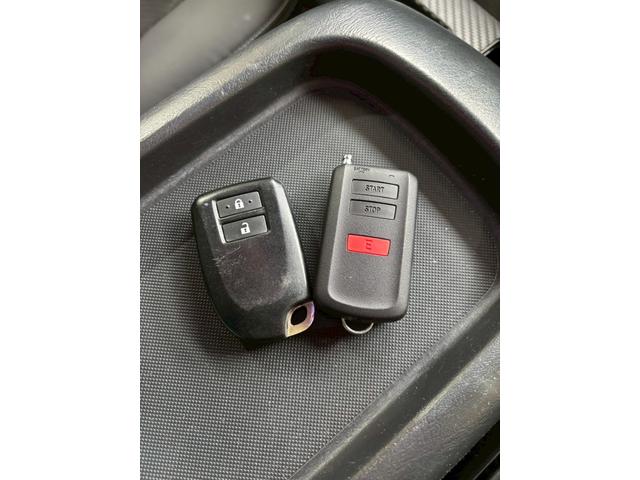 ハイエースバン 　４ＷＤ　モデリスタ　保証付　記録簿　夏冬タイヤホイール　夏冬ワイパー　ナビ　ＢＬＵＥＴＯＯＴＨ　ＥＴＣ　ドライブレコーダー　バックカメラ　クリアランスソナー　両側スライドドア　ＣＤ（19枚目）