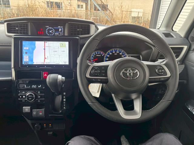 ルーミー カスタムG 4WD シートヒーター 純正エンスタ 両側電動スライドドア エアロ 整備付 保証付 純正アルミ 夏冬タイヤホイール 夏冬ワイパー ナビ BLUETOOTH ドライブレコーダー ETC バックカメラ(11枚目)