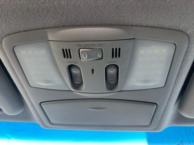 エルグランド VIP 4WD 整備付 両側電動ドア ナビ サンルーフ パワーシート AC100V 革シート パワートランク 前席シートヒーター オットマン アラウンドビュー(33枚目)