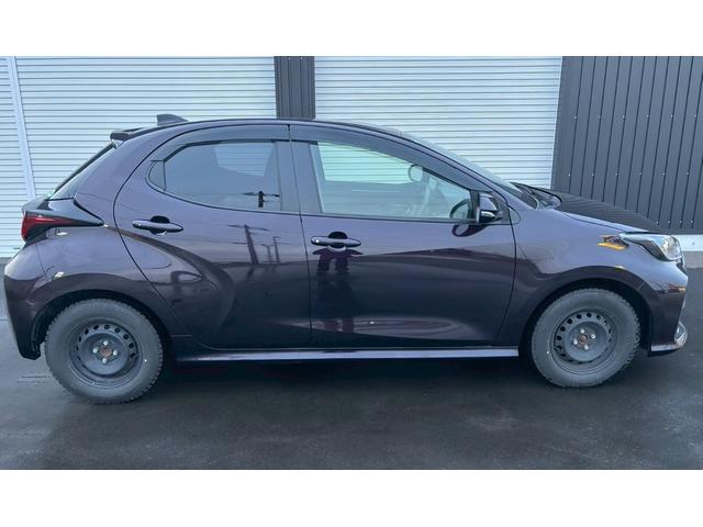 ヤリス X マニュアル車 整備付 保証付 夏冬タイヤホイールセット 夏冬ワイパーセット ナビ BLUETOOTH ドライブレコーダー ミュージックプレイヤー接続可 オートハイビーム 電格ドアミラー USBポート(7枚目)