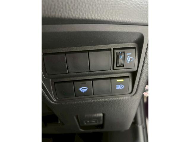 ヤリス X マニュアル車 整備付 保証付 夏冬タイヤホイールセット 夏冬ワイパーセット ナビ BLUETOOTH ドライブレコーダー ミュージックプレイヤー接続可 オートハイビーム 電格ドアミラー USBポート(13枚目)