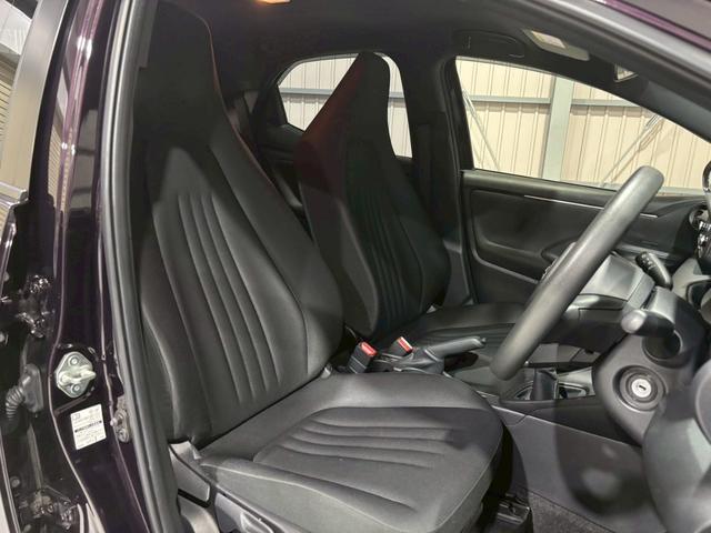 ヤリス X マニュアル車 整備付 保証付 夏冬タイヤホイールセット 夏冬ワイパーセット ナビ BLUETOOTH ドライブレコーダー ミュージックプレイヤー接続可 オートハイビーム 電格ドアミラー USBポート(22枚目)