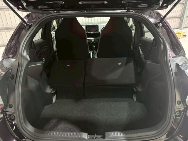 ヤリス X マニュアル車 整備付 保証付 夏冬タイヤホイールセット 夏冬ワイパーセット ナビ BLUETOOTH ドライブレコーダー ミュージックプレイヤー接続可 オートハイビーム 電格ドアミラー USBポート(26枚目)