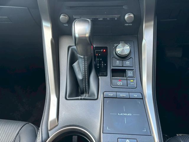 NX NX300h 4WD 整備付 保証付 サンルーフ シートヒーター シートエアコン 夏冬タイヤホイール 夏冬ワイパー ナビ BLUETOOTH ETC バックカメラ 電動シート 電動リアゲート クルーズコントロール(17枚目)