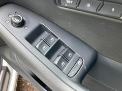 ウィンドウスイッチまわり『使用頻度が多い運転席側のスイッチまわり。目立つ傷もなく綺麗な状態を保っています。』 7