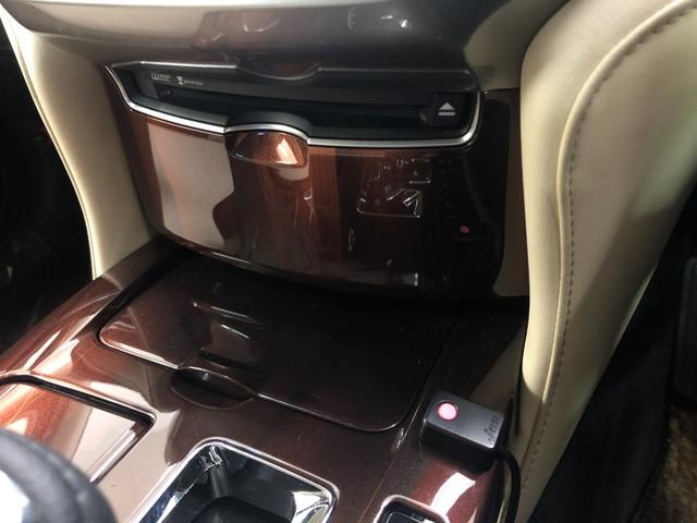 クラウンハイブリッド ロイヤルサルーン Four ワンオーナー・モデリスタエアロ・純正エンジンスターター・純正シートカバー・純正ハーフシートカバー・純正ナビ&フルセグ・CD・DVD・ブルートゥース・バックカメラ・ビルトインETC(10枚目)