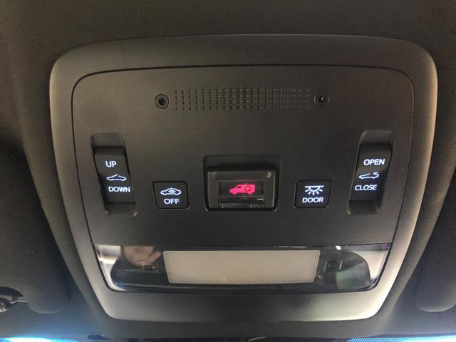 クラウンハイブリッド ＲＳアドバンス　Ｆｏｕｒ　サンルーフ・白革シート・シートヒーター・ベンチレーション・ステアリングヒーター・キー一体型リモートスタート・ＡＣ１００Ｖ１５００Ｗ電源・ビルトインＥＴＣ・ＣＤ・ＤＶＤ・ブルーレイ・ブルートゥース（5枚目）