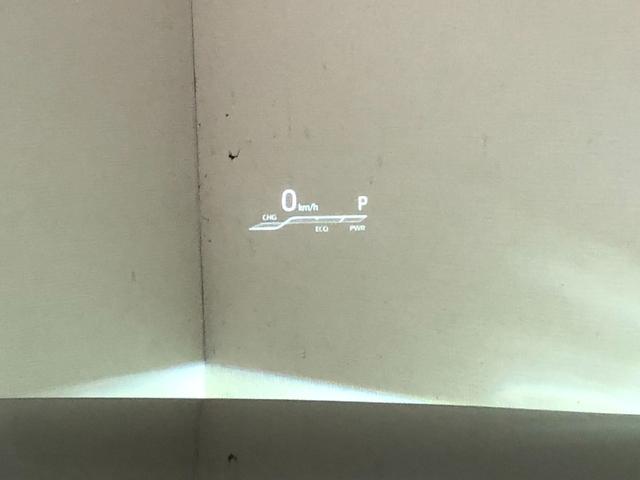 クラウンハイブリッド ＲＳアドバンス　Ｆｏｕｒ　サンルーフ・白革シート・シートヒーター・ベンチレーション・ステアリングヒーター・キー一体型リモートスタート・ＡＣ１００Ｖ１５００Ｗ電源・ビルトインＥＴＣ・ＣＤ・ＤＶＤ・ブルーレイ・ブルートゥース（8枚目）