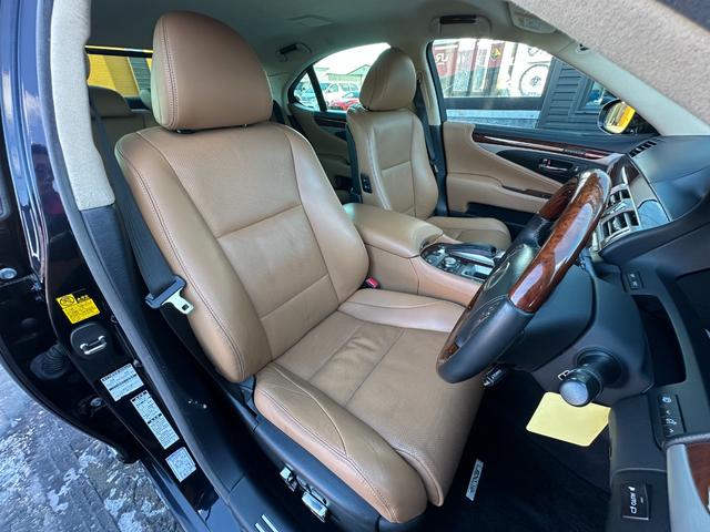 ＬＳ ＬＳ６００ｈ　バージョンＣ　Ｉパッケージ　４ＷＤ　エンジンスターター　ブラインドスポットモニター　ステアリングヒーター　助手席オットマン　ＤＶＤ再生　本革　ＬＥＤヘッド　ＵＳＢ　シートエアコン　ヒーター　内外装美装仕上済（9枚目）
