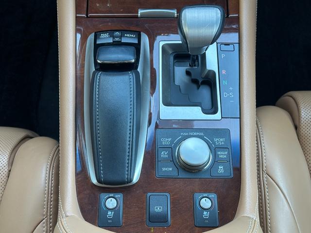 ＬＳ ＬＳ６００ｈ　バージョンＣ　Ｉパッケージ　４ＷＤ　エンジンスターター　ブラインドスポットモニター　ステアリングヒーター　助手席オットマン　ＤＶＤ再生　本革　ＬＥＤヘッド　ＵＳＢ　シートエアコン　ヒーター　内外装美装仕上済（44枚目）