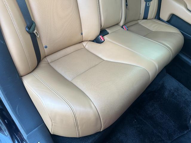 ＬＳ ＬＳ６００ｈ　バージョンＣ　Ｉパッケージ　４ＷＤ　エンジンスターター　ブラインドスポットモニター　ステアリングヒーター　助手席オットマン　ＤＶＤ再生　本革　ＬＥＤヘッド　ＵＳＢ　シートエアコン　ヒーター　内外装美装仕上済（64枚目）