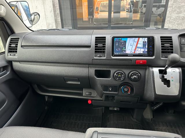 ハイエースバン ロングＤＸ　ディーゼル　本州車両　内外装美装仕上　リアヒーター　４ＷＤ　寒冷地　ディーゼル　メモリーナビ　バックカメラ　ワンセグ　ＥＴＣ　盗難防止装置　キーレス　横滑り防止機能　３列シート　乗車定員９人（43枚目）