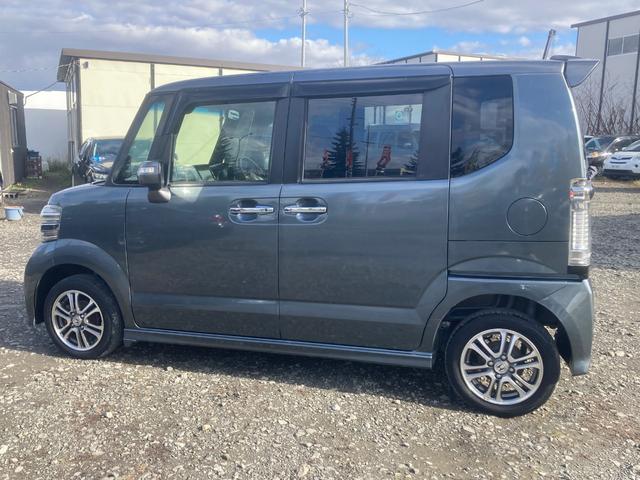 N-BOXカスタム G・Aパッケージ 4WD!ナビテレビ!バックモニター!ETC!片側パワースライドドア!夏冬タイヤ付!(5枚目)