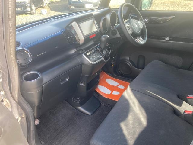 N-BOXカスタム G・Aパッケージ 4WD!ナビテレビ!バックモニター!ETC!片側パワースライドドア!夏冬タイヤ付!(12枚目)