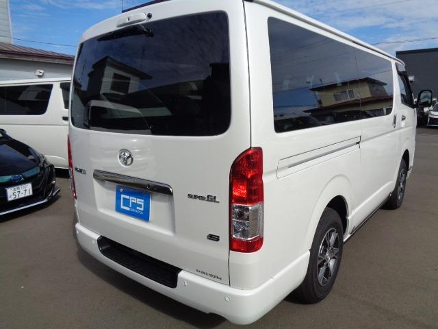 ハイエースバン ロングスーパーＧＬ　ダークプライムＳ　４ＷＤ　登録済み未使用車・下廻りサビ止塗装済（8枚目）
