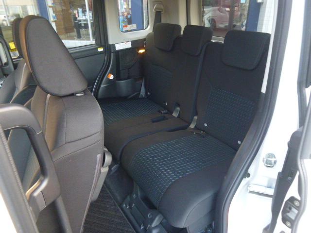 ルーミー カスタムG 4WD 禁煙車 Pスタート&スマートキー ナビ&Bカメラ(6枚目)