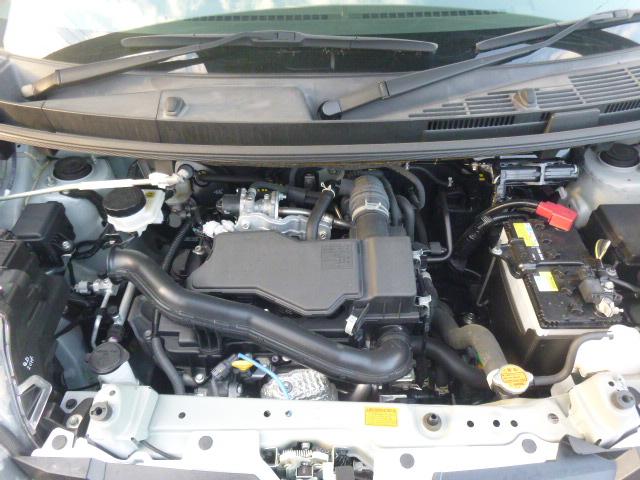 ルーミー カスタムG 4WD 禁煙車 Pスタート&スマートキー ナビ&Bカメラ(17枚目)