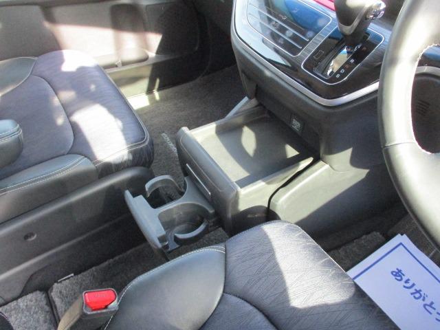 オデッセイ アブソルート・20thアニバーサリーパッケージ 4WD メモリーナビ ETC バックカメラ 両側電動スライドドア 3列シート ウォークスルー フルフラット フルセグ オートクルーズコントロール DVD再生 アイドリングストップ 衝突防止システム(25枚目)