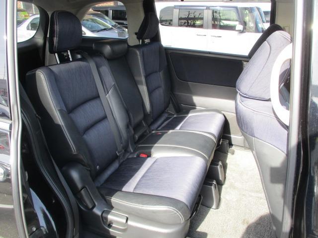 オデッセイ アブソルート・20thアニバーサリーパッケージ 4WD メモリーナビ ETC バックカメラ 両側電動スライドドア 3列シート ウォークスルー フルフラット フルセグ オートクルーズコントロール DVD再生 アイドリングストップ 衝突防止システム(29枚目)