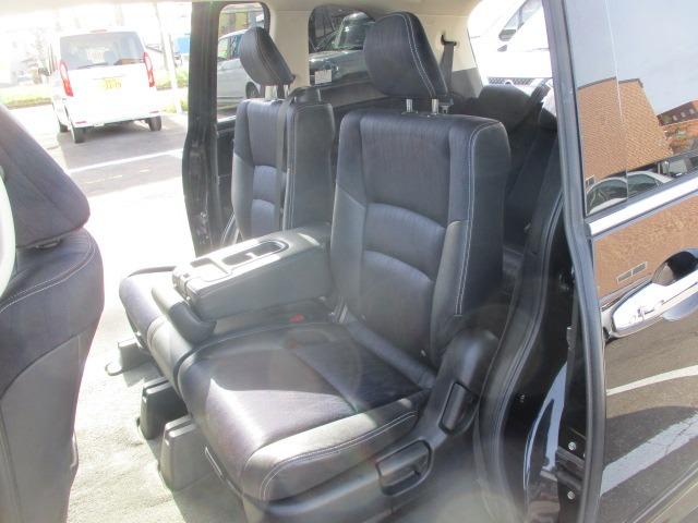 オデッセイ アブソルート・20thアニバーサリーパッケージ 4WD メモリーナビ ETC バックカメラ 両側電動スライドドア 3列シート ウォークスルー フルフラット フルセグ オートクルーズコントロール DVD再生 アイドリングストップ 衝突防止システム(34枚目)