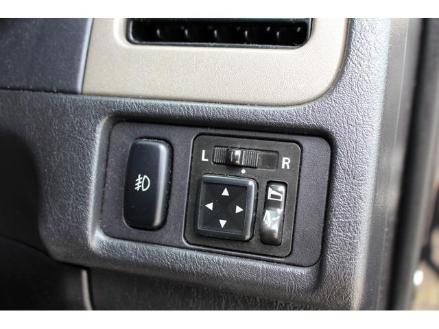 パジェロミニ VR 1オーナー・ユーザー買取直販・パートタイム4WD・シートヒーター・衝突安全ボディ・キーレスエントリー・禁煙車・運転席エアバック・助手席エアバック・アンチロックブレーキ・センターデフロック・ドアバイザー(12枚目)