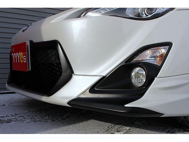 ８６ １４Ｒ　ユーザー買取直販・ＴＲＤフロント・サイド・リヤエアロ・ブリッツ車高調・フルセグテレビ・Ｂｌｕｅｔｏｏｔｈオーディオ・バックカメラ・クルーズコントロール・６速マニュアル・ＥＴＣ・カロッツェリアナビ（6枚目）