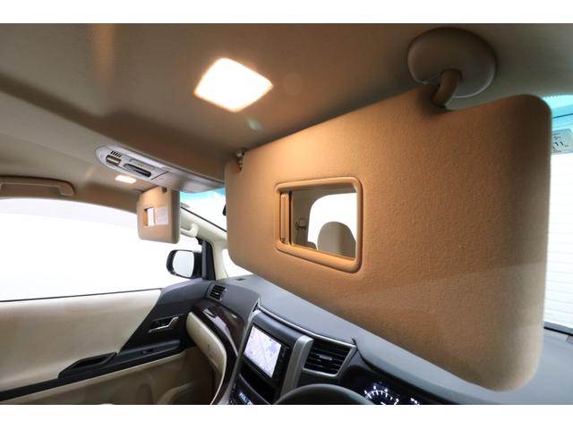 アルファード ２４０Ｘ　純正７型ＳＤナビ　バックカメラ　寒冷地仕様　ワイパーデアイサー　両側パワースライドドア　クリアランスソナー　ビルトインＥＴＣ　ＨＩＤヘッドライト　ＬＥＤフォグライト　８人乗り　２列目ベンチシート（72枚目）