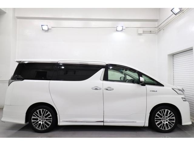 ヴェルファイアハイブリッド ＺＲ　サンルーフ　カロッツェリア１０型ＳＤナビ　パワーバックドア　バックカメラ　クリアランスソナー　横滑り防止装置　クルーズコントロール　黒半革シート　運転席シートメモリー　寒冷地仕様　ワイパーデアイサー（12枚目）