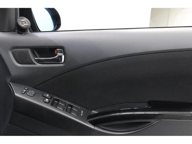 アイシス プラタナ Vセレクション・ノアール ワンオーナー ケンウッド7型SDナビ バックカメラ 横滑り防止装置 黒革シート 両側パワースライドドア 純正エンジンスターター 電動格納式ドアミラー レオニス17インチAW HIDヘッド LEDフォグ(41枚目)