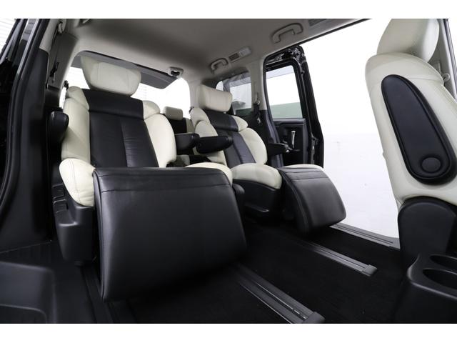 エルグランド ライダー オーテック30thアニバーサリー 純正9型HDDナビ 純正フリップダウンモニター バックカメラ 特別仕様車 ブラックホワイトコンビレザーシート 前席シートヒーター TEIN車高調 デジタルインナーミラー 純正エンジンスターター ETC(9枚目)