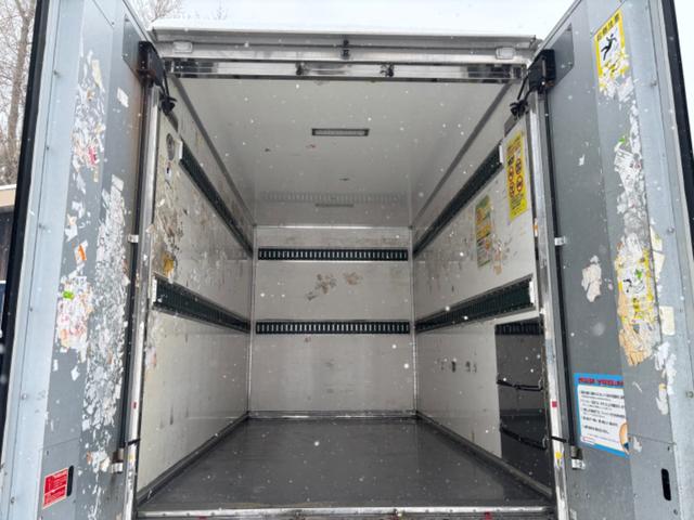 エルフトラック 　４ＷＤ　１．５ｔバン　スムーサー　本州仕入れ　荷室内寸法　Ｌ３３２０．Ｗ１７５０　　Ｈ２０４０（5枚目）