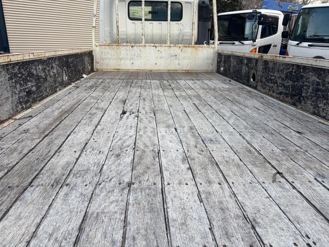 デュトロ ベースグレード 2tワイドロング平ボディ オートマチック 荷台内寸L4370 W2090 本州仕入れ(5枚目)