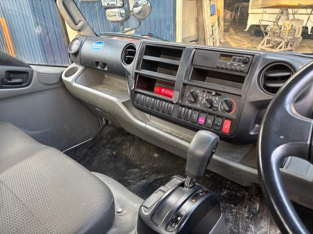 デュトロ ベースグレード 2tワイドロング平ボディ オートマチック 荷台内寸L4370 W2090 本州仕入れ(17枚目)