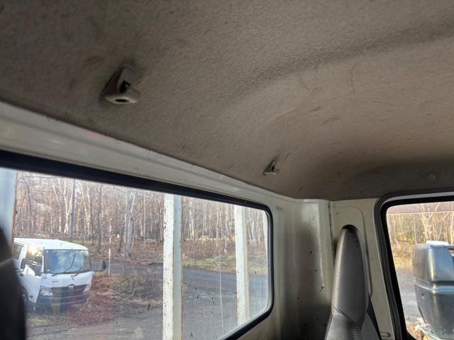 デュトロ ベースグレード 2tワイドロング平ボディ オートマチック 荷台内寸L4370 W2090 本州仕入れ(19枚目)