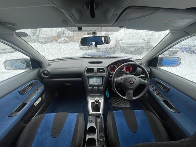 インプレッサ ＷＲＸ　ＳＴＩスペックＣ　Ｖ　ＬＴＤ２００５　２．０　ＷＲＸ　スペックＣ　Ｖリミテッド　２００５　４ＷＤ　　（ブルー）（17枚目）