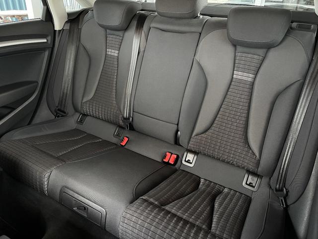 1.8TFSIクワトロ 4WD 純正ナビ フルセグTV バックカメラ パーキングエイド アダプティブクルーズ パドルシフト 純正アルミホイール ETC ドライブレコーダー レーダー探知機(25枚目)