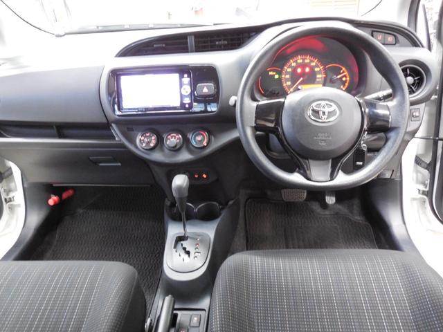 ヴィッツ Ｆ　衝突安全ブレーキ装置　／　４ＷＤ　／　寒冷地仕様　／　禁煙車　／　フルセグナビ　／　バックカメラ　／　オートライト　／　ＬＥＤヘッドライト　／　エンジンスターター　／　デアイサ　／　スタッドレス一式（11枚目）