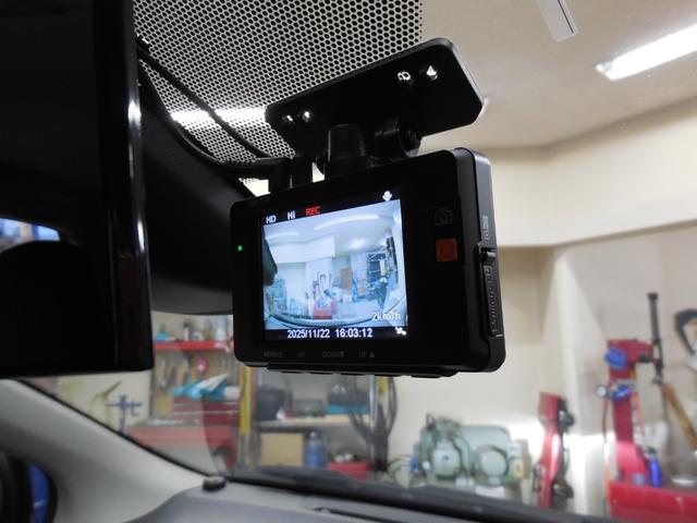 ヴィッツ Ｆ　衝突安全ブレーキ装置　／　４ＷＤ　／　寒冷地仕様　／　禁煙車　／　フルセグナビ　／　バックカメラ　／　オートライト　／　ＬＥＤヘッドライト　／　エンジンスターター　／　デアイサ　／　スタッドレス一式（17枚目）