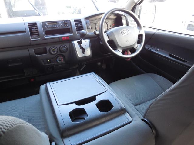 ハイエースバン ロングＤＸ　４ＷＤ　／　ディーゼルターボ　／　ハイルーフ　／　１ナンバー貨物　／　荷室フロアアルミ板　／　リヤヒーター　／　スタッドレスタイヤ一式　／　１０万キロでタイベル交換済（12枚目）