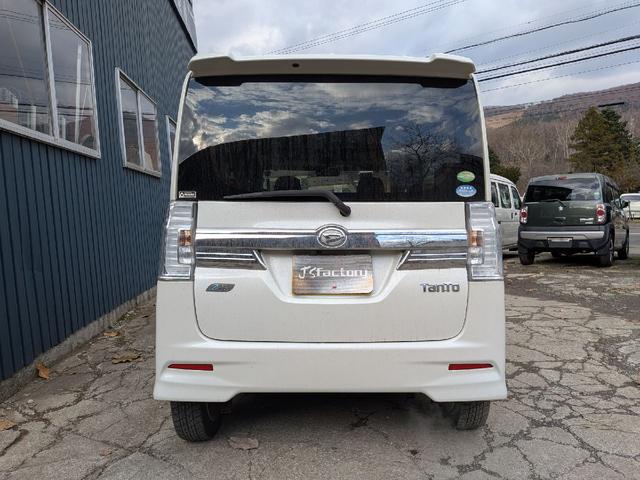 タント カスタムＲＳ　４ＷＤ　両側電動スライドドア　ナビ　ＴＶ　ＬＥＤヘッドランプ　スマートキー　アイドリングストップ　電動格納ミラー　ベンチシート　ＣＶＴ　盗難防止システム　ＡＢＳ　アルミホイール　衝突安全ボディ（11枚目）