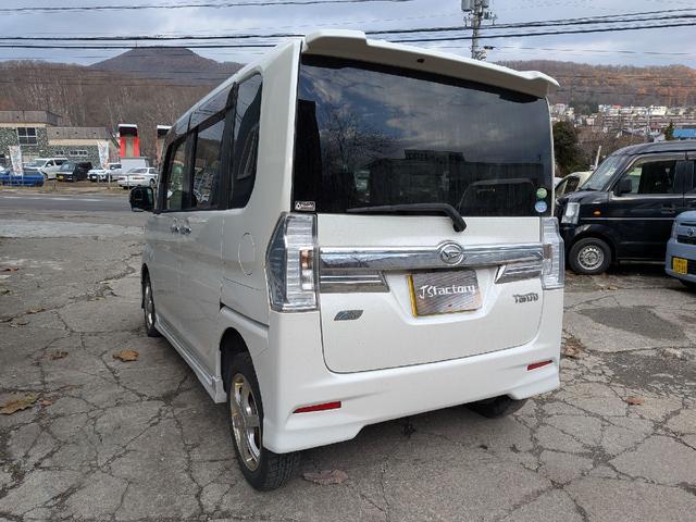 タント カスタムＲＳ　４ＷＤ　両側電動スライドドア　ナビ　ＴＶ　ＬＥＤヘッドランプ　スマートキー　アイドリングストップ　電動格納ミラー　ベンチシート　ＣＶＴ　盗難防止システム　ＡＢＳ　アルミホイール　衝突安全ボディ（12枚目）