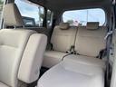 乗せる人数、荷物によってシートアレンジは自由自在です!軽い力でシートを動かせます。