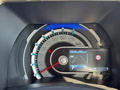 ��ǽŪ�ǥ���ץ�ʥǥ����󡣥ʥӤȥޥ������ե��᡼�����ǥ����ץ쥤��Ϣ�ȤǸ����˴ؤ�������ɽ������ǽ�ˡ�ʿ��ǳ����ξ����䥹�����������եƥ������ݡ��Ȥηٹ�ɽ���ʤɤ⥫�顼�վ���ɽ������ޤ� 6