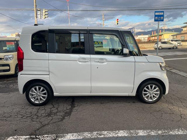 N-BOX G・Lホンダセンシング 4WD 中古夏冬タイヤ付き 社外ナビTV バックカメラ 前席シートヒーター 4WD(9枚目)