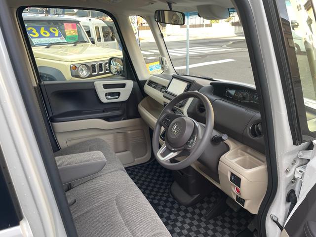 N-BOX G・Lホンダセンシング 4WD 中古夏冬タイヤ付き 社外ナビTV バックカメラ 前席シートヒーター 4WD(11枚目)