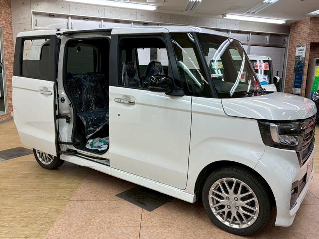 N-BOXカスタム Lターボ 4WD 純正ナビ付 バックカメラ ステアリングリモコン クルーズコントロール ホンダセンシング 両側パワースライドドア プッシュエンジンスタート 横滑り防止 ABS シートヒーター(24枚目)