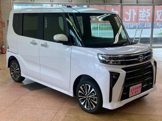 タント カスタムＲＳ　４ＷＤ　スマートキー　障害物センサー　衝突軽減ブレーキシステム　ＡＢＳ　横滑り防止装置　両側パワースライドドア　アイドリングストップ　運転席・助手席シートヒーター　純正アルミホイール（4枚目）