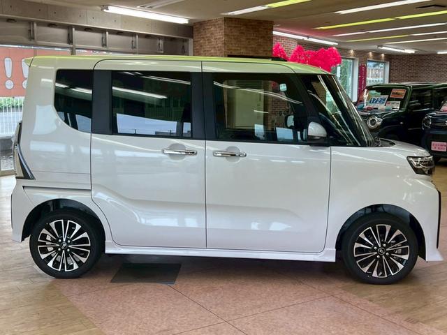 タント カスタムＲＳ　４ＷＤ　スマートキー　障害物センサー　衝突軽減ブレーキシステム　ＡＢＳ　横滑り防止装置　両側パワースライドドア　アイドリングストップ　運転席・助手席シートヒーター　純正アルミホイール（5枚目）